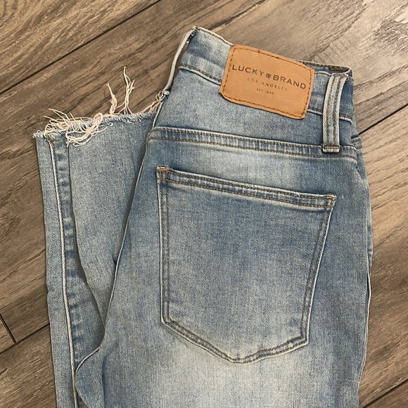 Lucky brand women’s jeans great condition
Worn only couple times - Picture 7 of 7